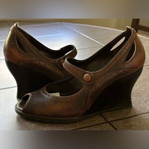 Franco Sarto Dark Brown Leather Pep Toe Wedge Shoe & Non Adjustable Trap Sz 6M.